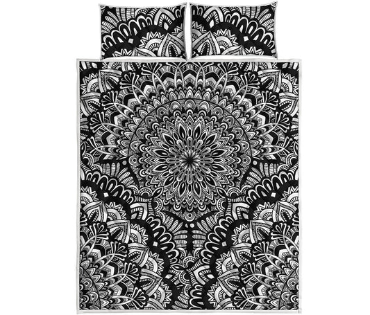 White And Black Mandala Print Quilt Bed Set