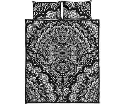 White And Black Mandala Print Quilt Bed Set