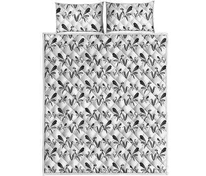 White And Black Mantis Pattern Print Quilt Bed Set
