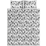 White And Black Mantis Pattern Print Quilt Bed Set