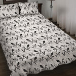 White And Black Mantis Pattern Print Quilt Bed Set