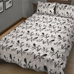 White And Black Mantis Pattern Print Quilt Bed Set