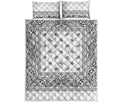 White And Black Paisley Bandana Print Quilt Bed Set