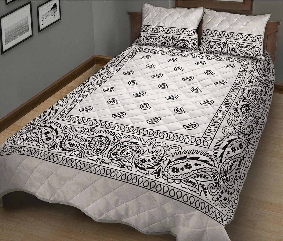 White And Black Paisley Bandana Print Quilt Bed Set