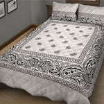 White And Black Paisley Bandana Print Quilt Bed Set