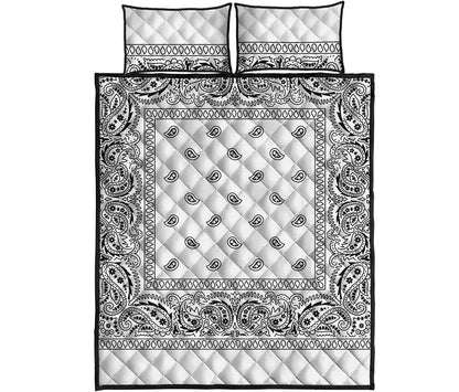 White And Black Paisley Bandana Print Quilt Bed Set