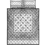 White And Black Paisley Bandana Print Quilt Bed Set
