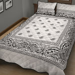 White And Black Paisley Bandana Print Quilt Bed Set