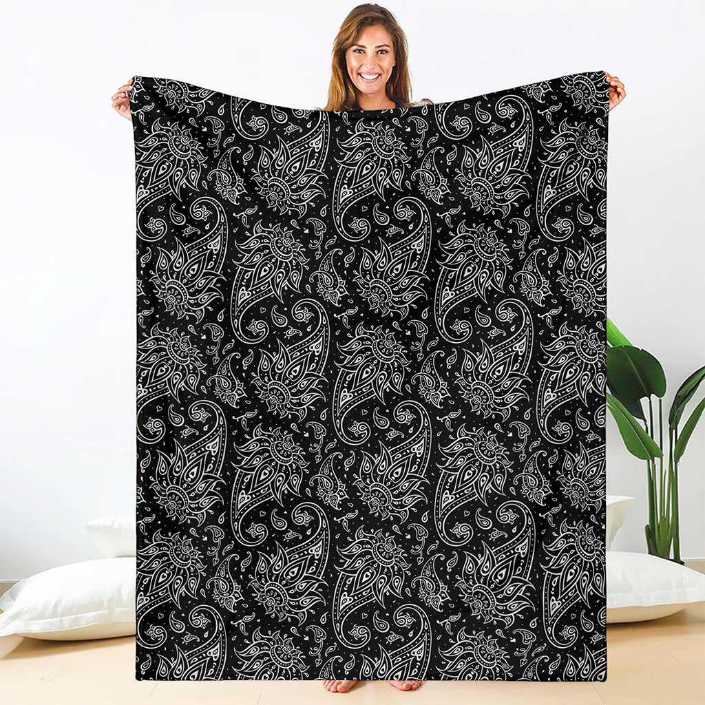 White And Black Paisley Pattern Print Blanket