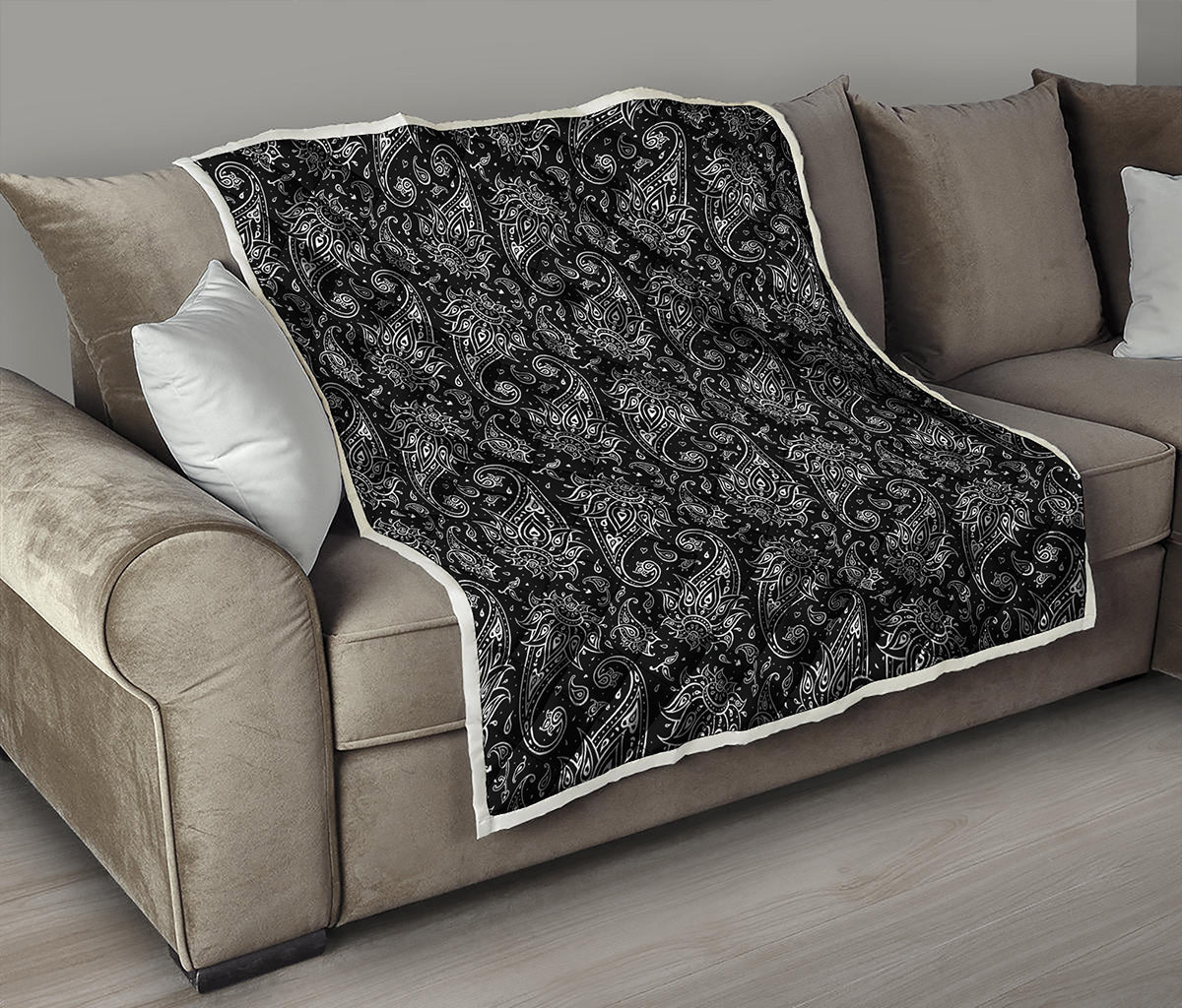 White And Black Paisley Pattern Print Quilt