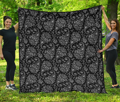 White And Black Paisley Pattern Print Quilt