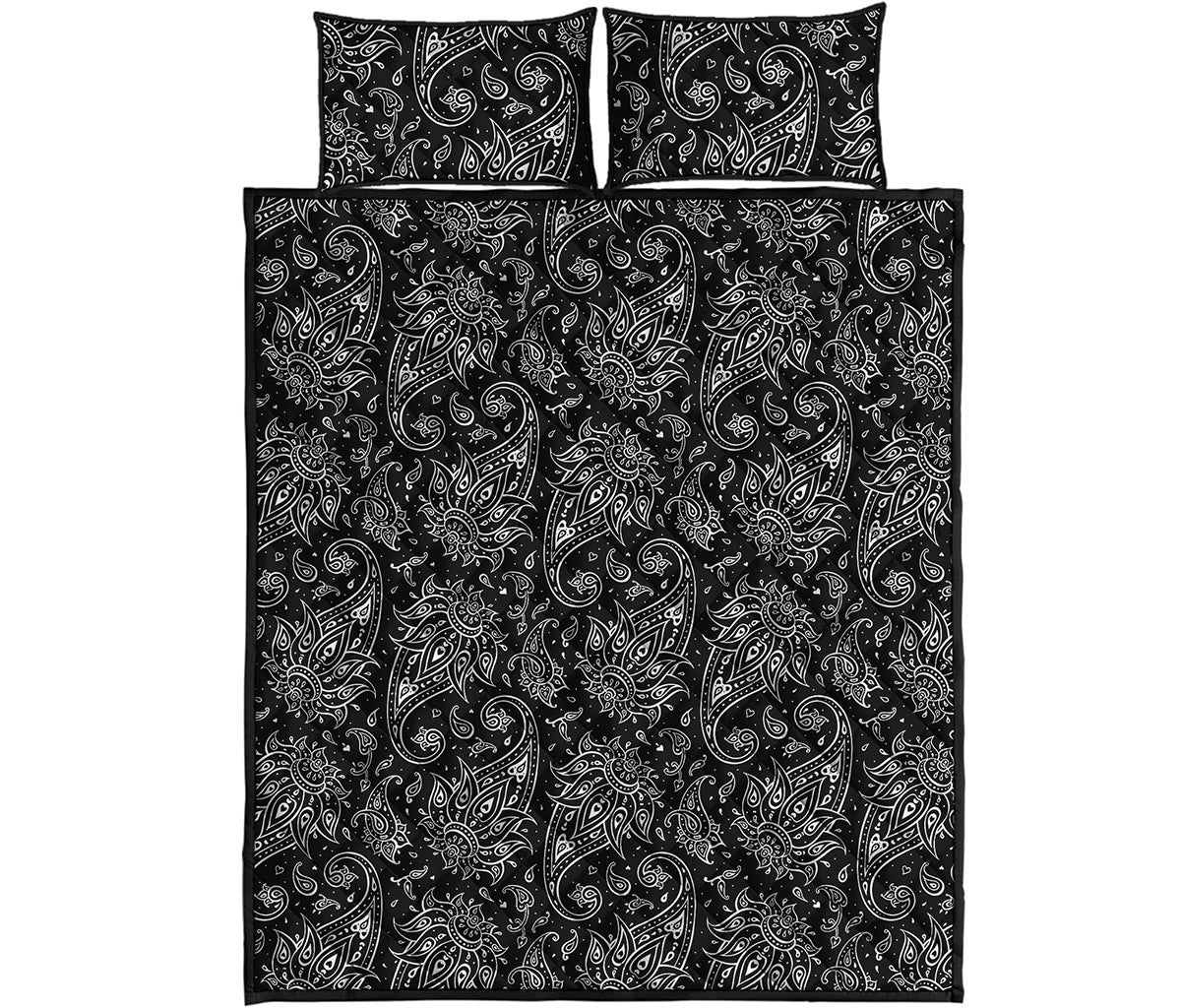 White And Black Paisley Pattern Print Quilt Bed Set
