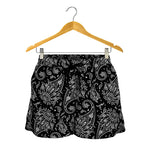 White And Black Paisley Pattern Print Women's Shorts