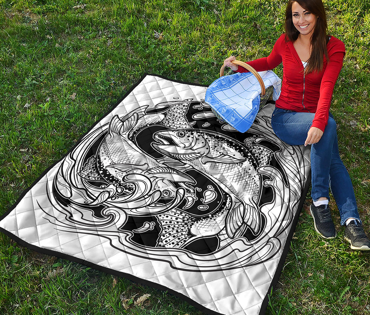 White And Black Pisces Sign Print Quilt