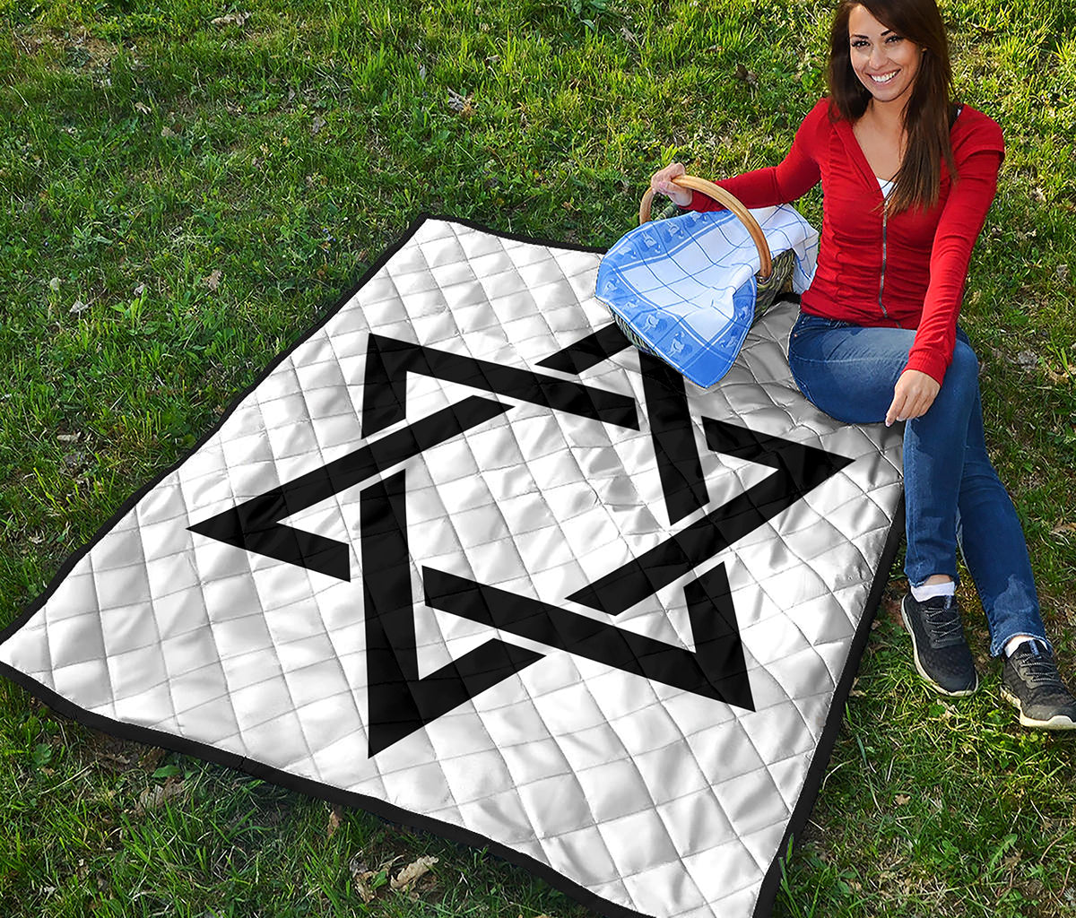 White And Black Star of David Print Quilt