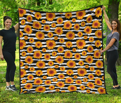 White And Black Stripe Sunflower Print Quilt