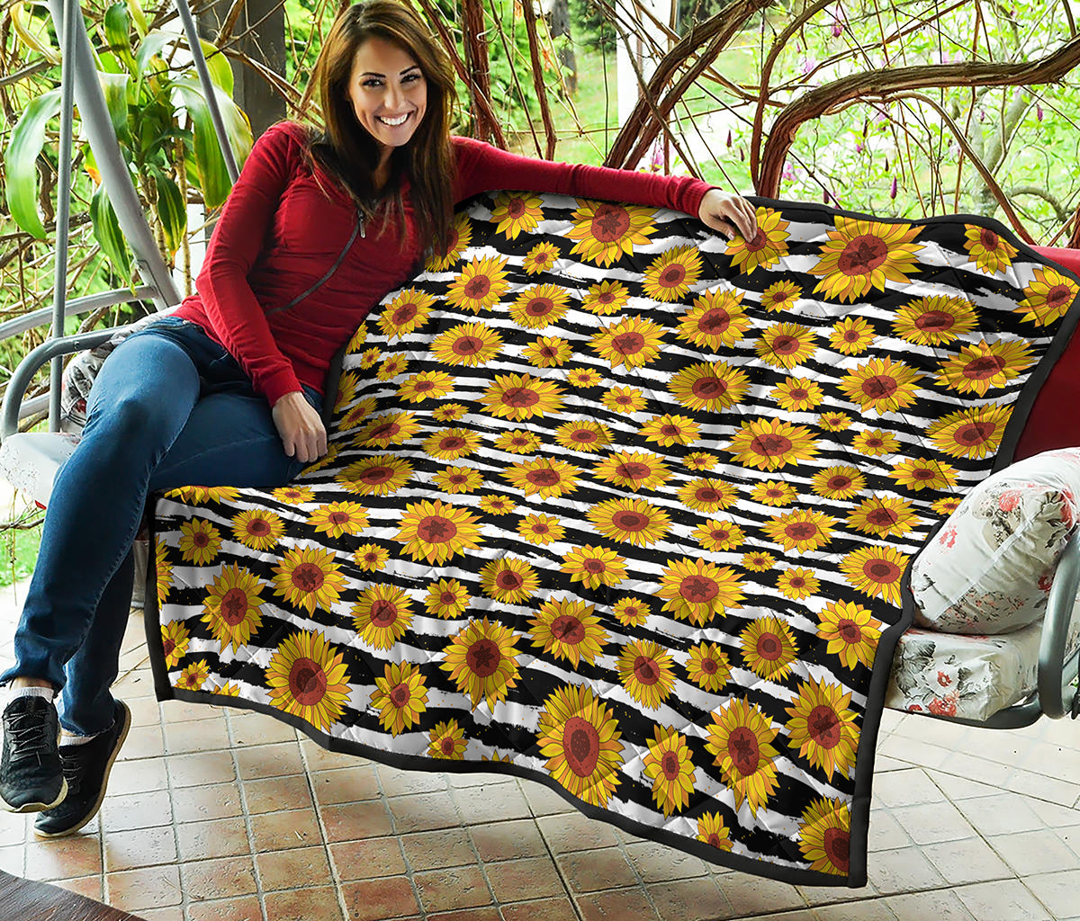 White And Black Stripe Sunflower Print Quilt