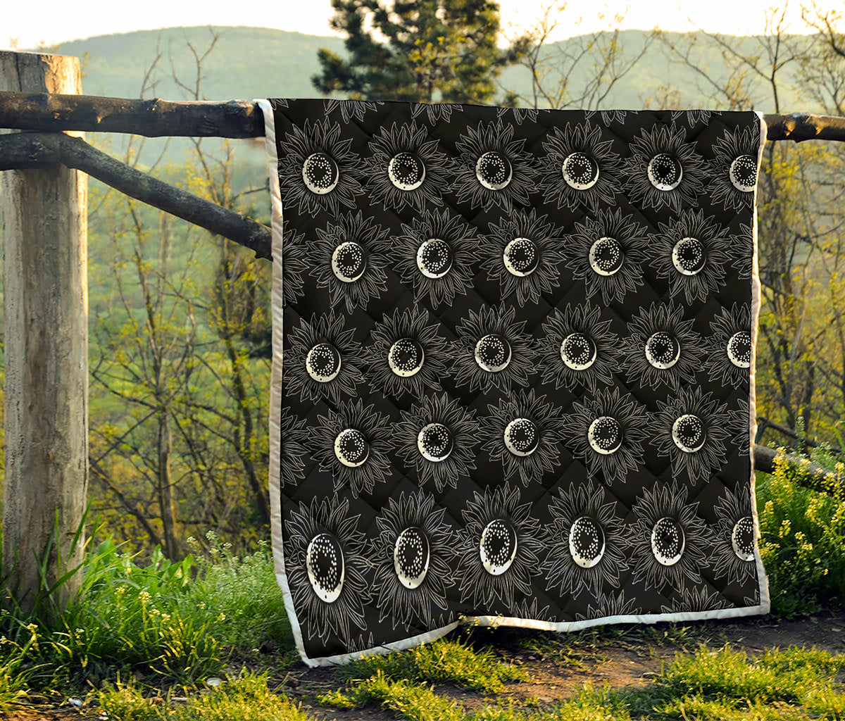 White And Black Sunflower Pattern Print Quilt
