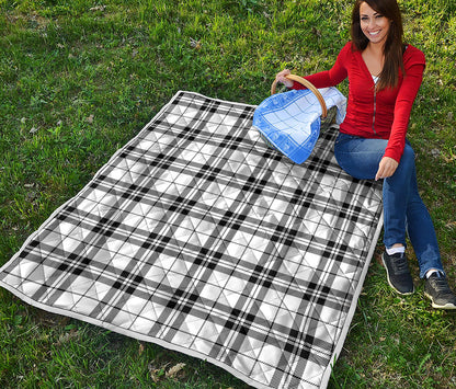 White And Black Tartan Pattern Print Quilt