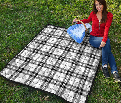 White And Black Tartan Pattern Print Quilt