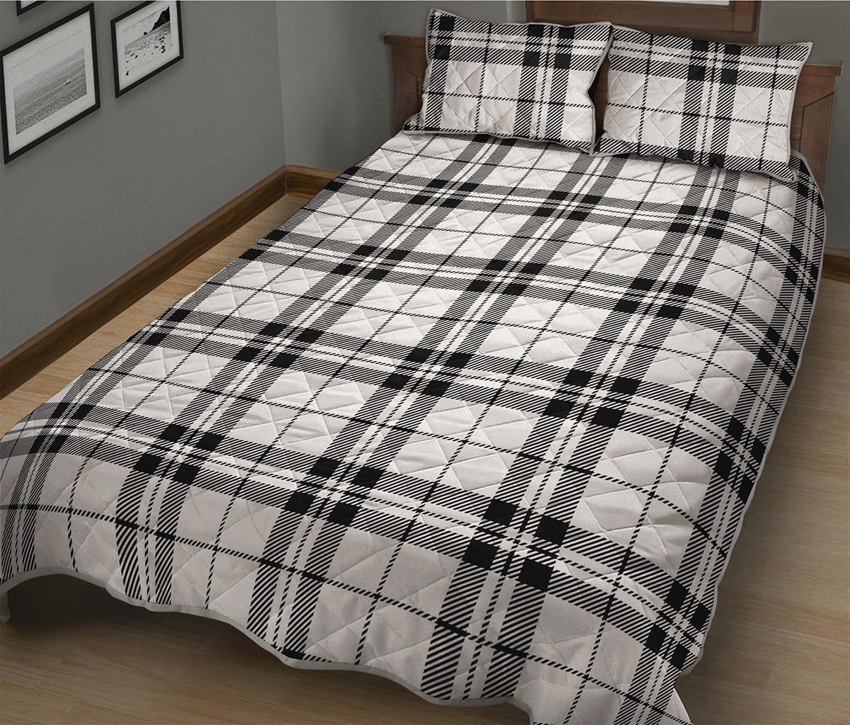 White And Black Tartan Pattern Print Quilt Bed Set