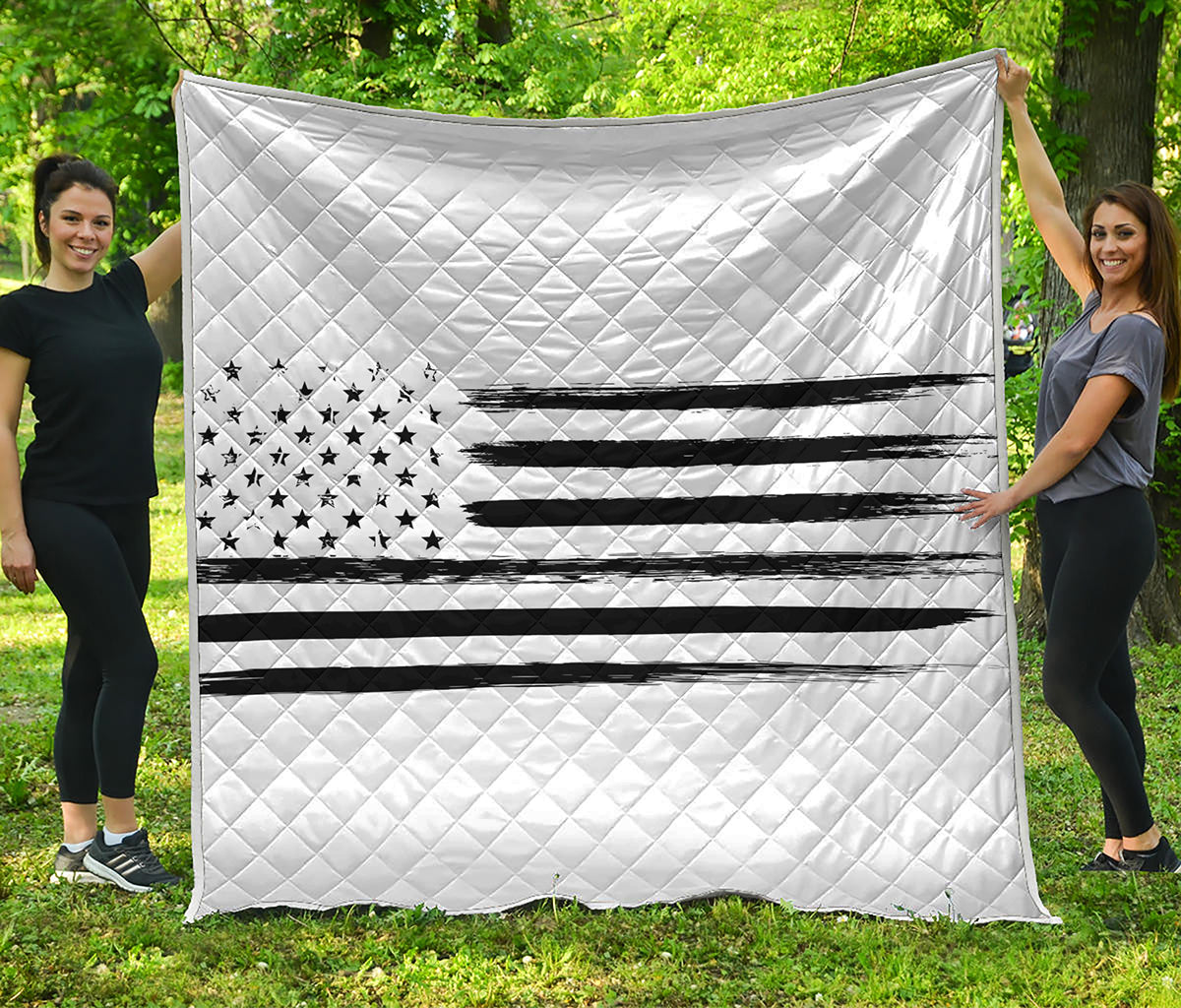 White And Black USA Flag Print Quilt