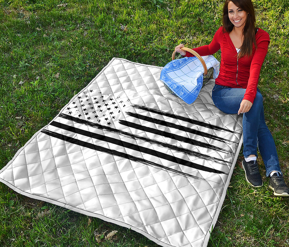 White And Black USA Flag Print Quilt