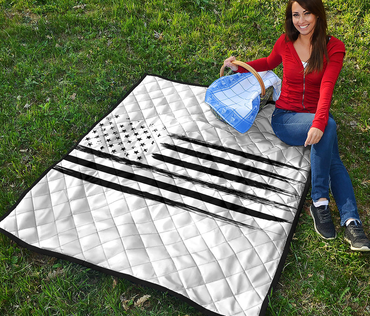 White And Black USA Flag Print Quilt