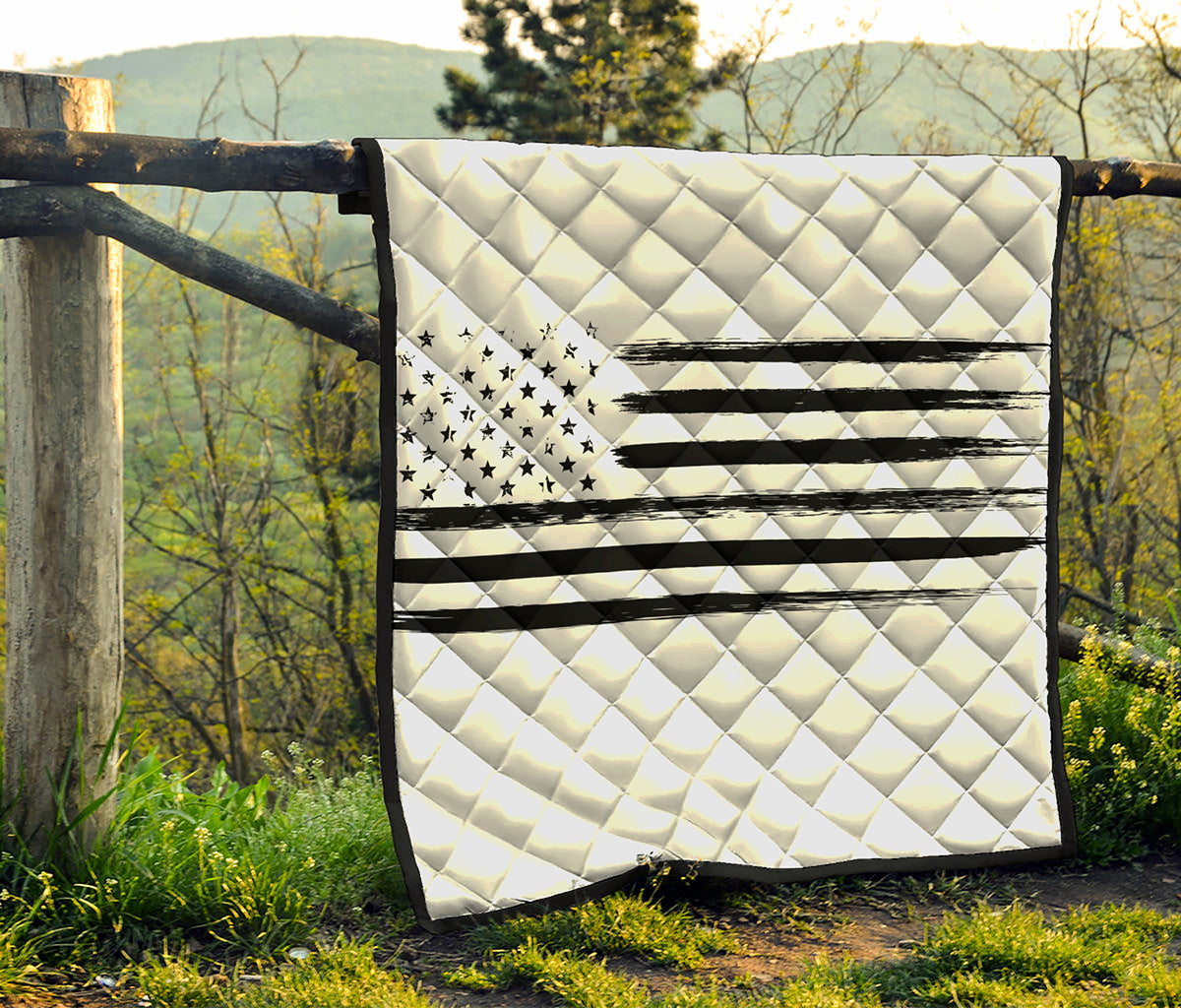 White And Black USA Flag Print Quilt