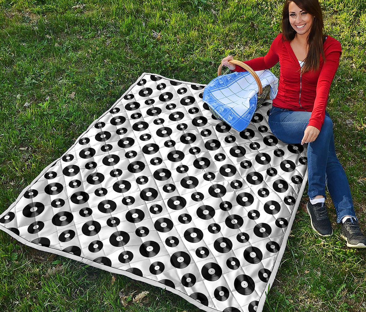 White And Black Vinyl Pattern Print Quilt