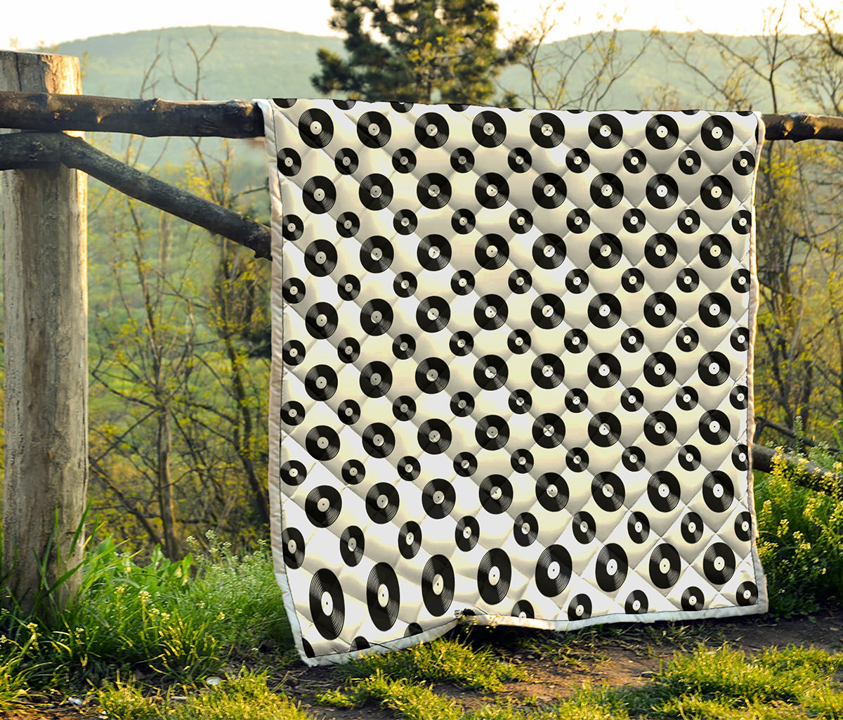 White And Black Vinyl Pattern Print Quilt
