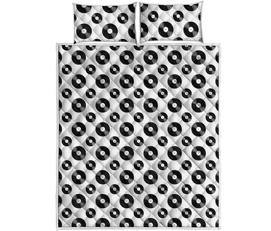 White And Black Vinyl Pattern Print Quilt Bed Set
