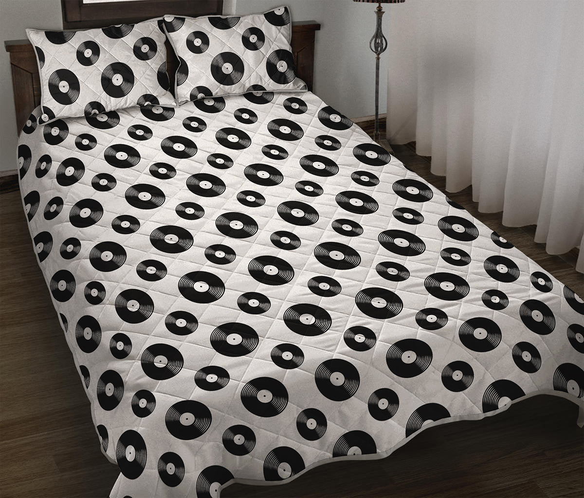 White And Black Vinyl Pattern Print Quilt Bed Set