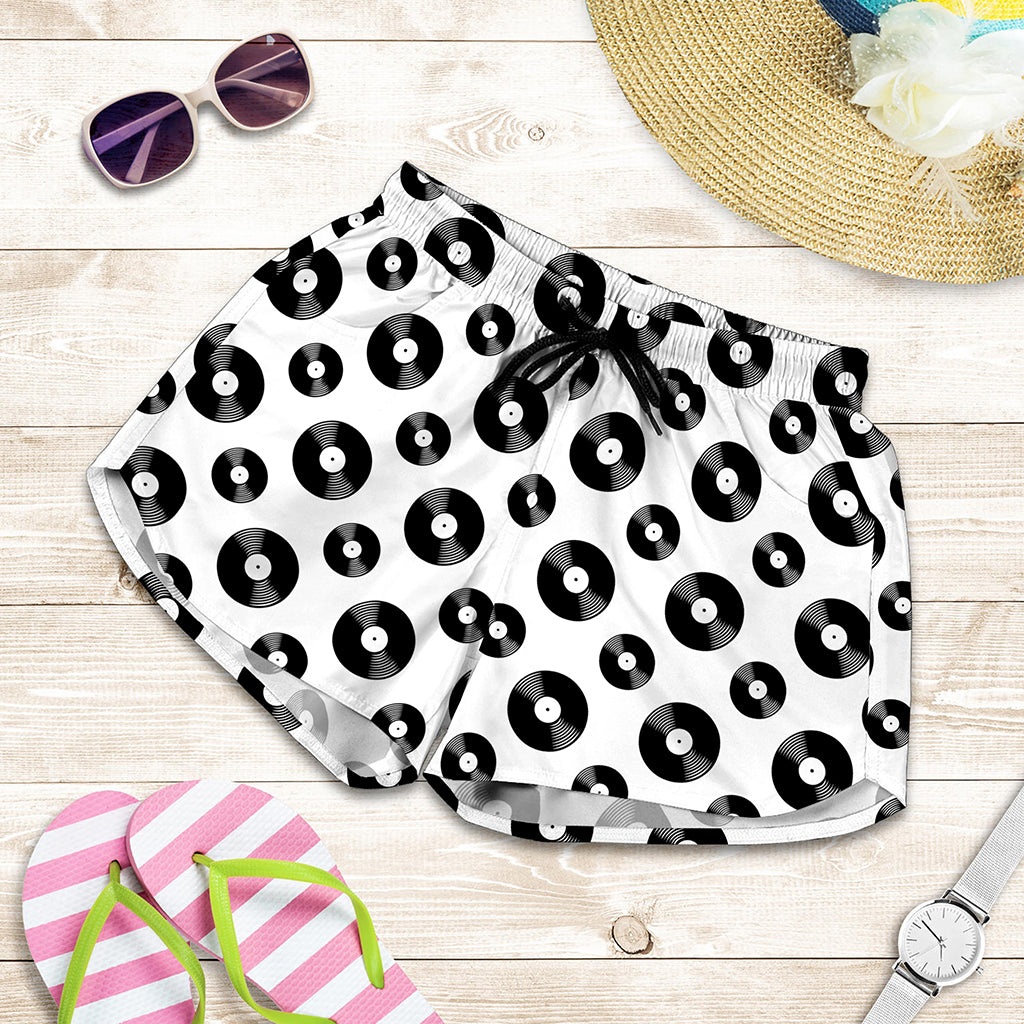 White And Black Vinyl Pattern Print Women's Shorts