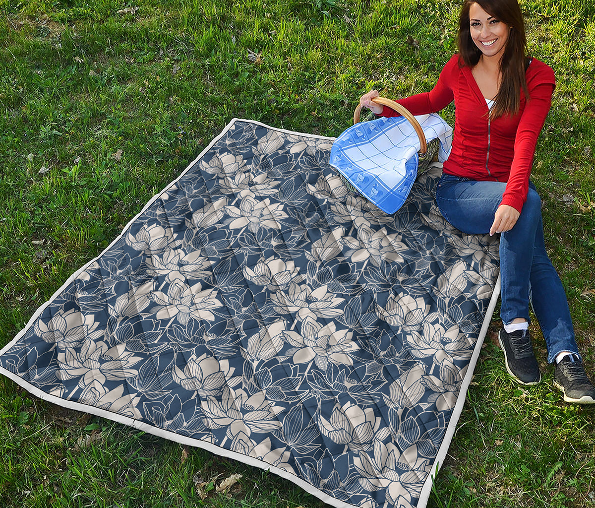 White And Blue Lotus Flower Print Quilt