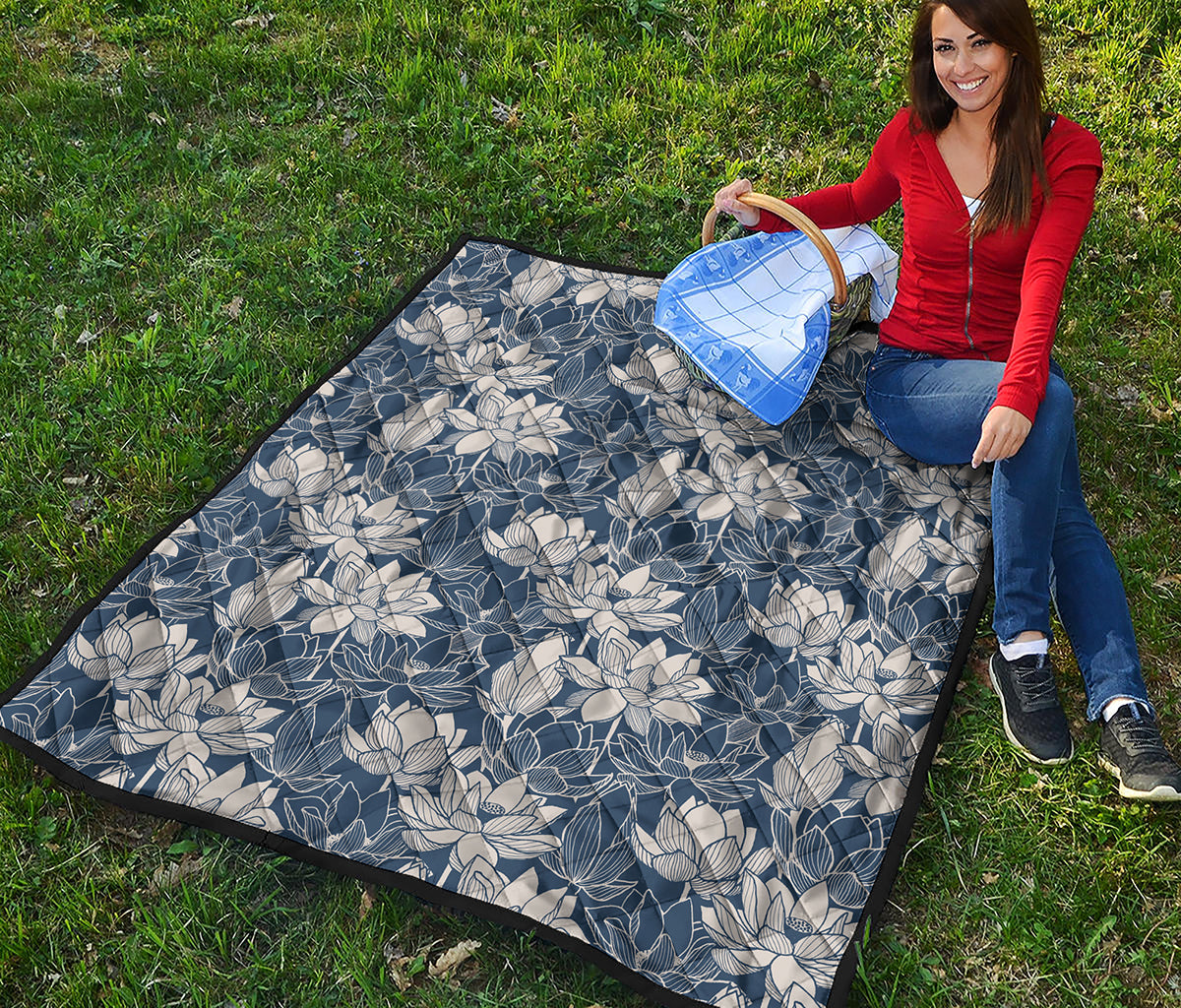 White And Blue Lotus Flower Print Quilt