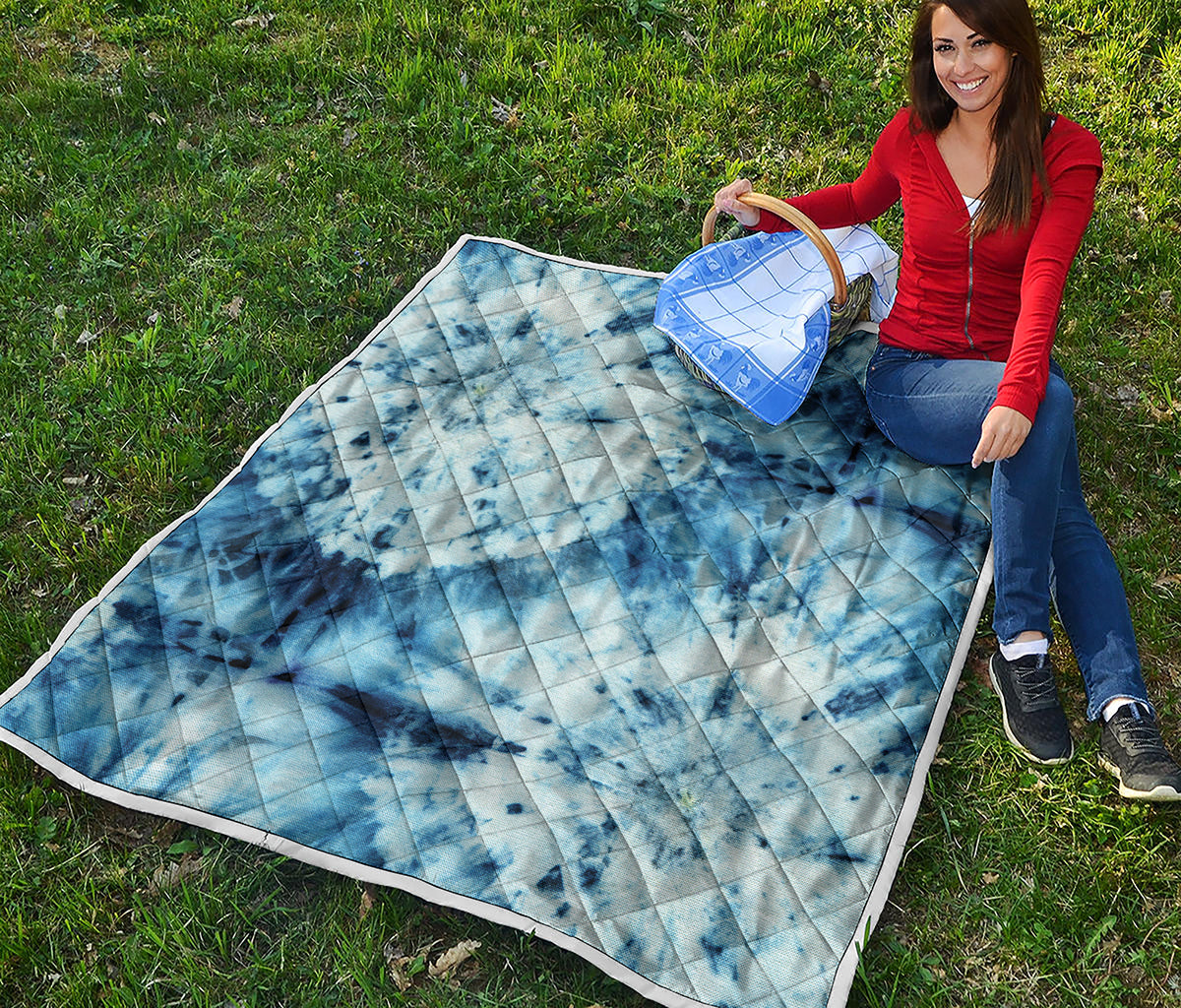 White And Blue Tie Dye Print Quilt
