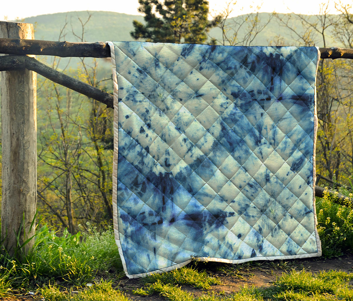 White And Blue Tie Dye Print Quilt