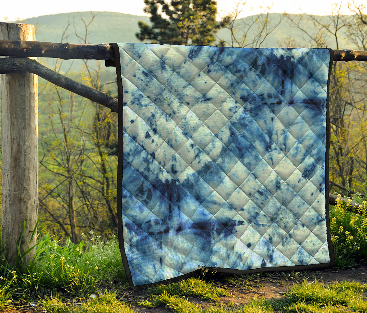 White And Blue Tie Dye Print Quilt