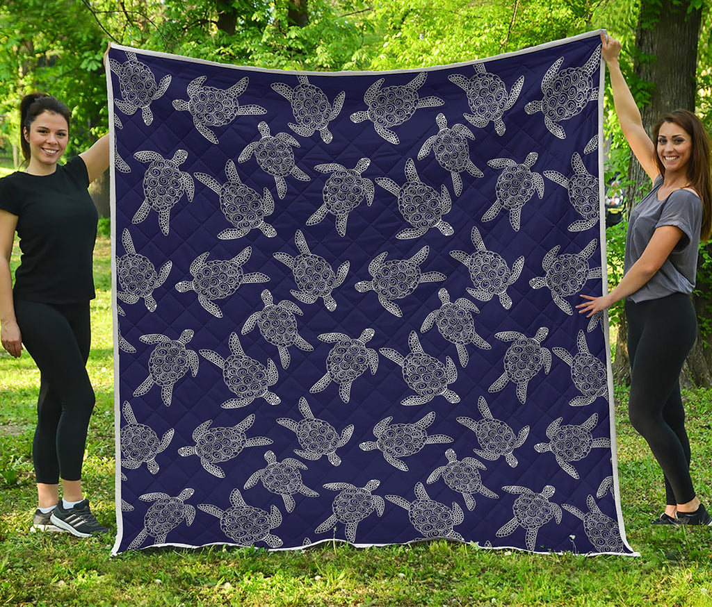 White And Blue Turtle Pattern Print Quilt