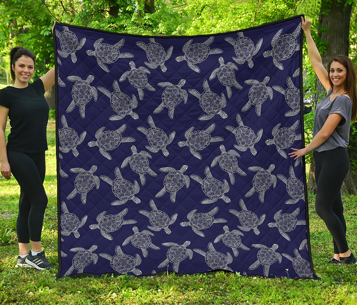 White And Blue Turtle Pattern Print Quilt