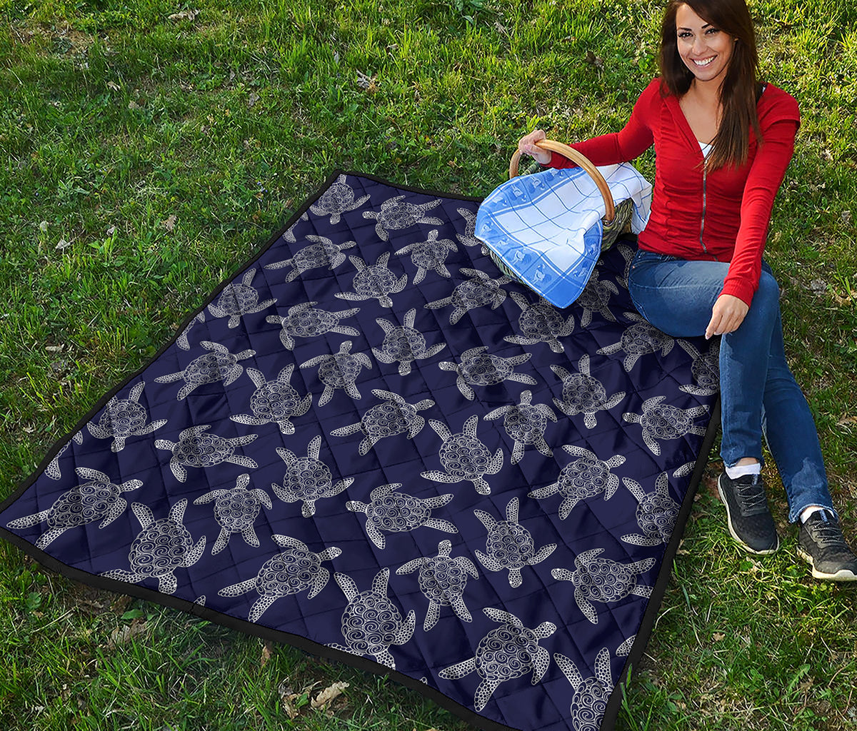 White And Blue Turtle Pattern Print Quilt