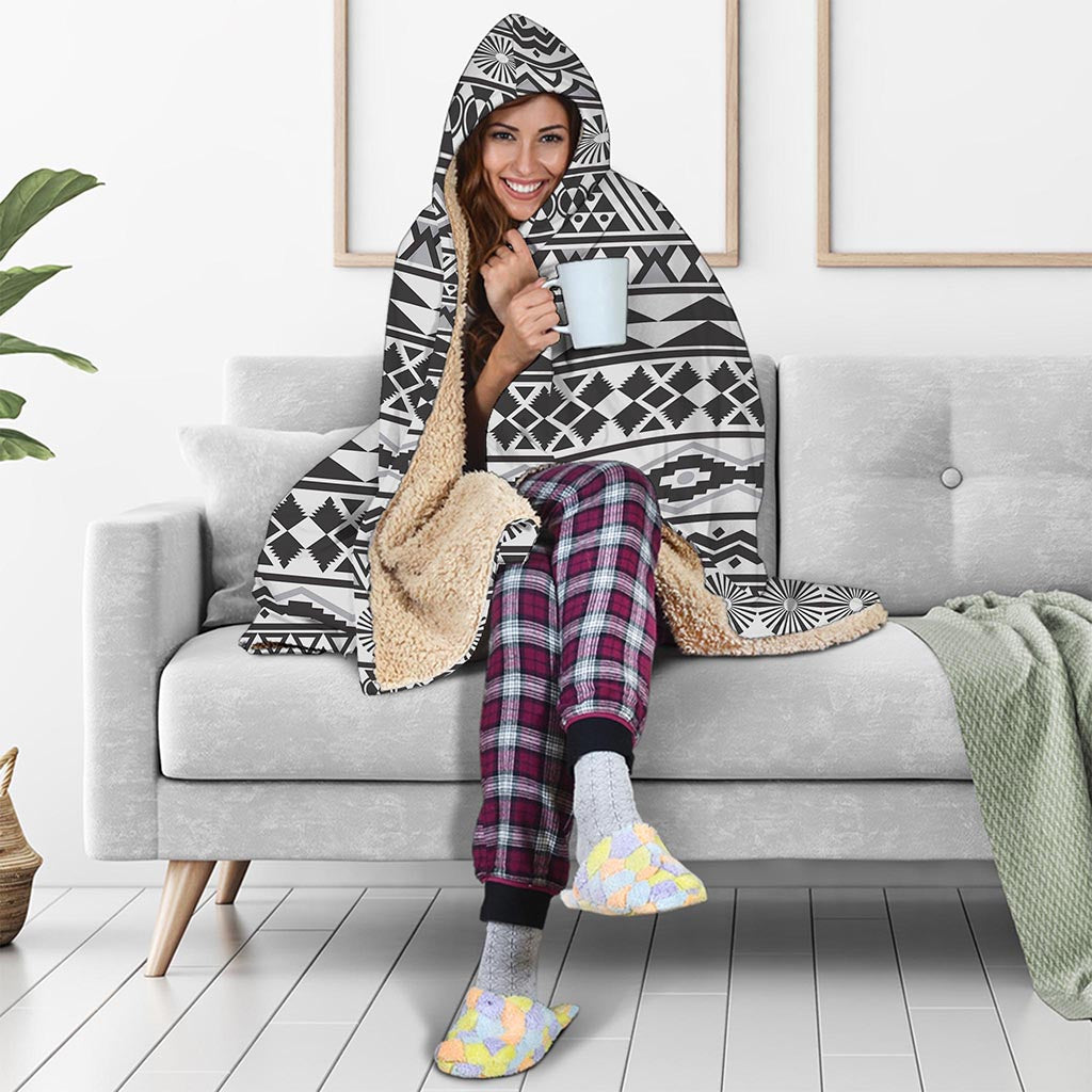 White And Grey Aztec Pattern Print Hooded Blanket