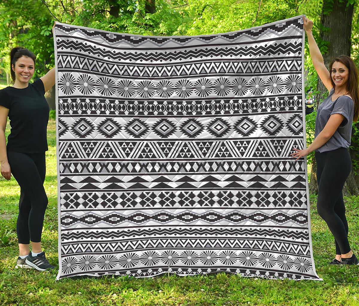 White And Grey Aztec Pattern Print Quilt