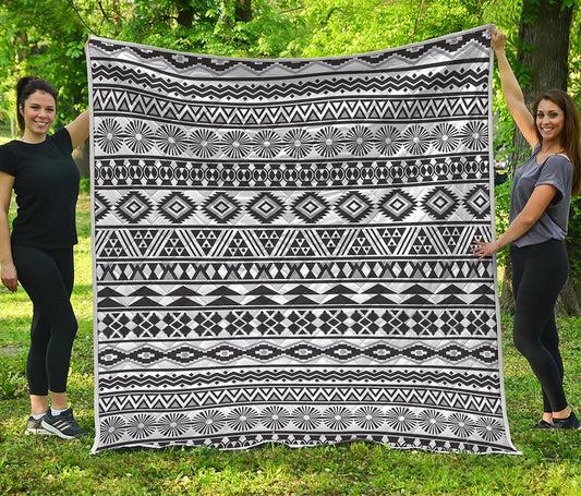 White And Grey Aztec Pattern Print Quilt