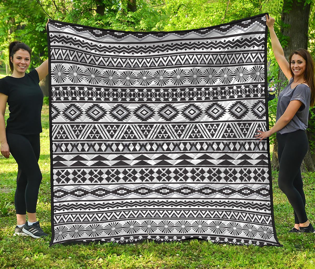 White And Grey Aztec Pattern Print Quilt