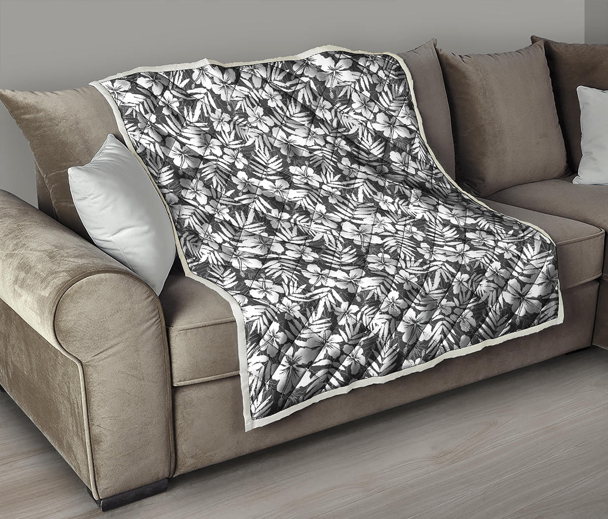 White And Grey Hawaiian Pattern Print Quilt