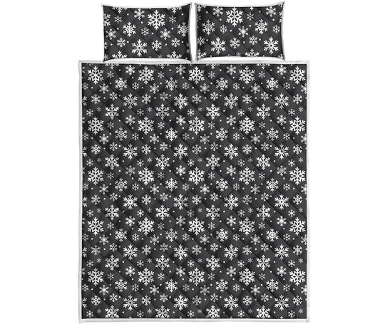 White And Grey Snowflake Pattern Print Quilt Bed Set