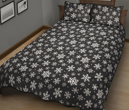 White And Grey Snowflake Pattern Print Quilt Bed Set
