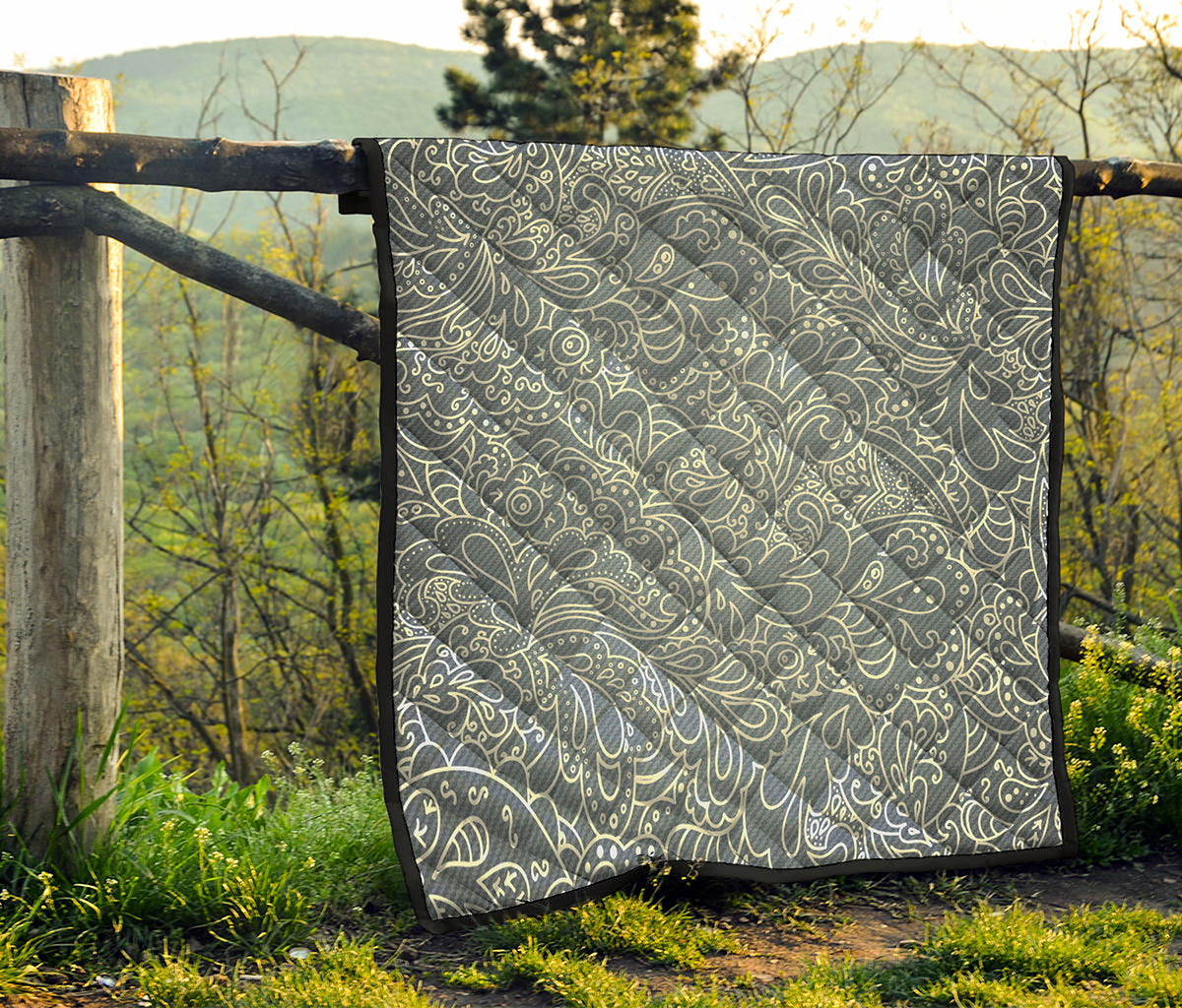 White And Grey Western Floral Print Quilt